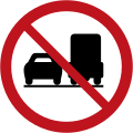 R30 No overtaking by goods vehicles