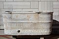 Geschwungene Zierkanneluren an einem antiken Sarkophag