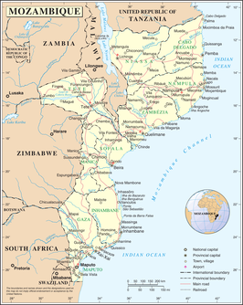 Mozambique met Zuid-Rhodesië (Zimbabwe) ten westen.