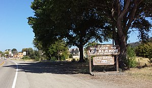 The Los Alamos welcome sign on Bell Street