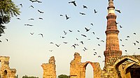 Kutub Minar mit seinen Bauten, Delhi