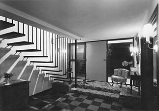 1959 entrance hall in typical Bauhaus style