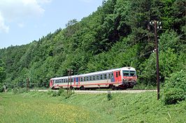 OBB treinstel 5147 008 op 27 juni 2007 reed op de voormalige Leobersdorfer Bahn bij Leobersdorf