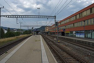 Perron und Bahnhofsgebäude (2013)