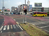 Suasana lalu lintas di simpang Harmoni pada tahun 2007