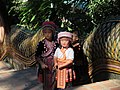 Những em nhỏ người Hmong ở Doi Suthep