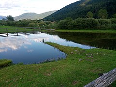 Die mit Grundwasser gefüllte Grabungszone 1