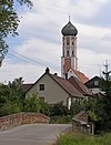 Pfarrkirche Mariä Himmelfahrt Oberkammlach mit Reichsbrücke