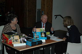 Claus König met zijn vrouw Ingrid (links) tijdens de World Owl Conference in Groningen, 2007