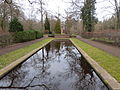 Wasserbecken und Brunnen