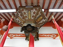 Tsuri-dōrō, van metaal, hangend