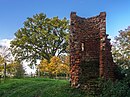 Backsteinturm der mittelalterlichen Burg