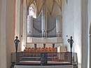 Chorgitter am Westchor und Orgel