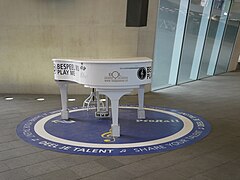 Centrum, öffentliches Klavier am Bahnhof Arnhem Centraal