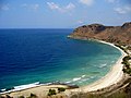 Strand hinter der Jesusstatue, Dili von Kok Leng, Maurice Yeo