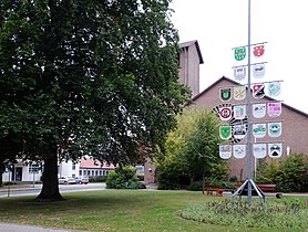 Ständebaum an der Kirche