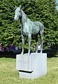 Statue des Pferdes Meteor vor der Staatskanzlei (Hans Kock, 1957)