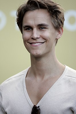 Rhys Wakefield, februari 2013