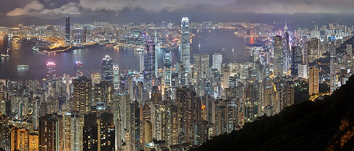 Hong Kong şehrinin HDR (A 46 bölüm x 3 pozlama) tekniği kullanılarak Victoria Zirvesi'nden çekilmiş bir gece panoraması.(Üreten:Base64)