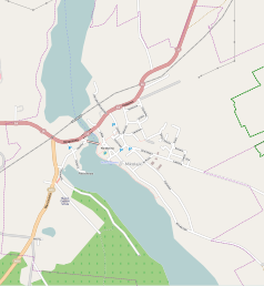 Mapa konturowa Mikołajek, u góry nieco na prawo znajduje się punkt z opisem „Mikołajki”