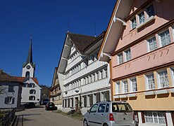 Mittelstrasse mit Kirche