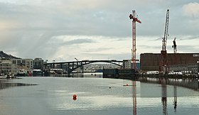 Damsgårdssundet, het smalle gedeelte van de Puddefjord, met de brug Puddefjordsbro