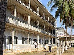 Bên ngoài của Bảo tàng diệt chủng Tuol Sleng