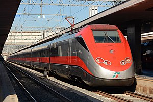 Ein ETR 500 Politensione im Bahnhof Roma Termini
