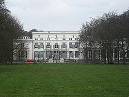 Het Brandweermuseum Wassenaar is gehuisvest in het souterrain van Huize De Paauw, het gemeentehuis van Wassenaar