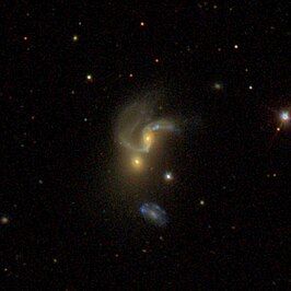 NGC 5421B (onder NGC 5421A)