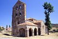 Glockengiebel der Kirche San Salvador in San Salvador de Cantamuda, Provinz Palencia, Spanien