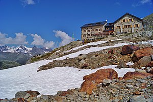 Südseite der Hütte vom Mittelbergferner kommend.