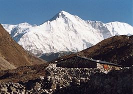 De zuidwand van de Cho Oyu gezien vanuit Gokyo