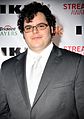 Josh Gad spielte Skip Gilchrist