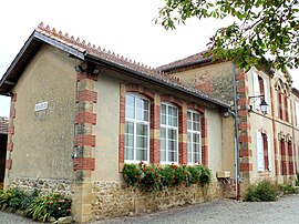 The town hall in Sabazan