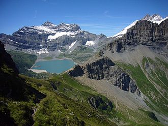 Col du Jorat von Nordost, rechts im Hintergrund die Dents du Midi