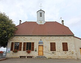 The town hall in Bretenières