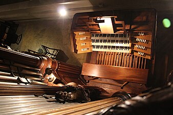 The console of the organ