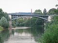 Mit Bögen der König-Karls-Brücke wiederaufgebaute Neckarbrücke in Plochingen