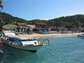 Der Strand direkt im Dorf