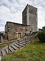 Turm in der früheren Burganlage von Viana do Bolo