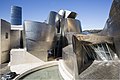 Skulpturale Baukörper und Dachlandschaft des Guggenheim-Museums Bilbao