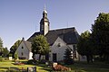 Kirche mit Ausstattung, Einfriedung mit Torbogen, Grabmal der Rittergutsbesitzer Braun sowie vier alte Grabsteine an der Kirchenmauer