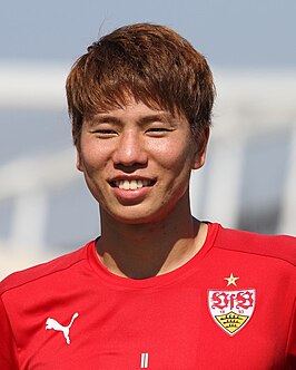 Asano in 2016 als speler van VfB Stuttgart