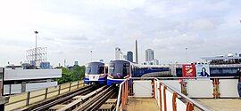 EMU-B1/B2 (left) and EMU-B3 at Victory Monument station.