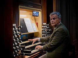 Jan Teeuw tijdens een concert (2022)