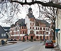 Rathaus mit Nebengebäude im Hof