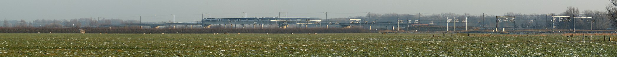 De huidige fly-over vlak bij de plek van de ramp