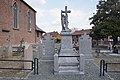 Het oorlogsmonument op het kerkhof