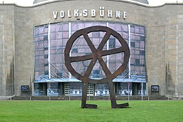 Het "Räuberrad", symbool van de Volksbühne